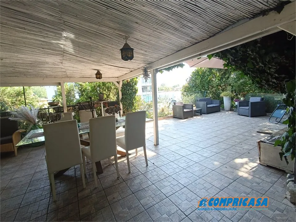Casa indipendente in vendita a Peschiera del Garda - foto 2