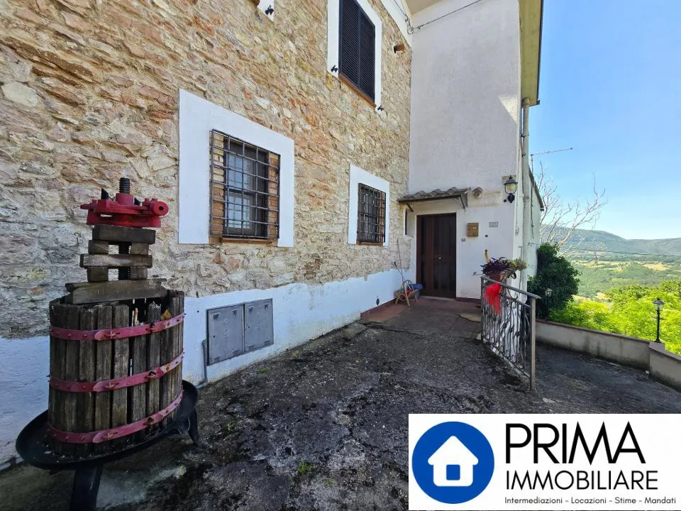 Casa indipendente in vendita a Stroncone - foto 2