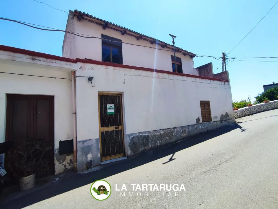 Casa indipendente in vendita a Santa Teresa di Riva - foto 2