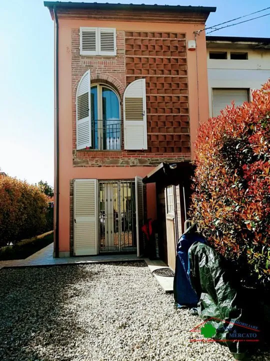 Casa indipendente in vendita a Capannori - foto 1