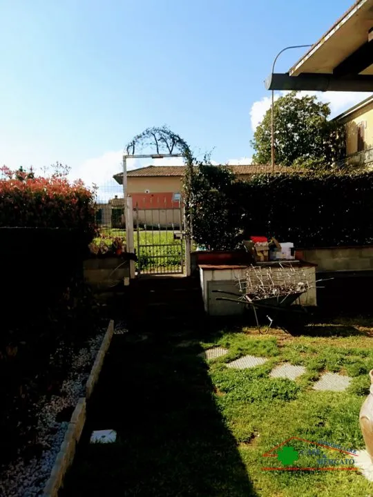 Casa indipendente in vendita a Capannori - foto 2