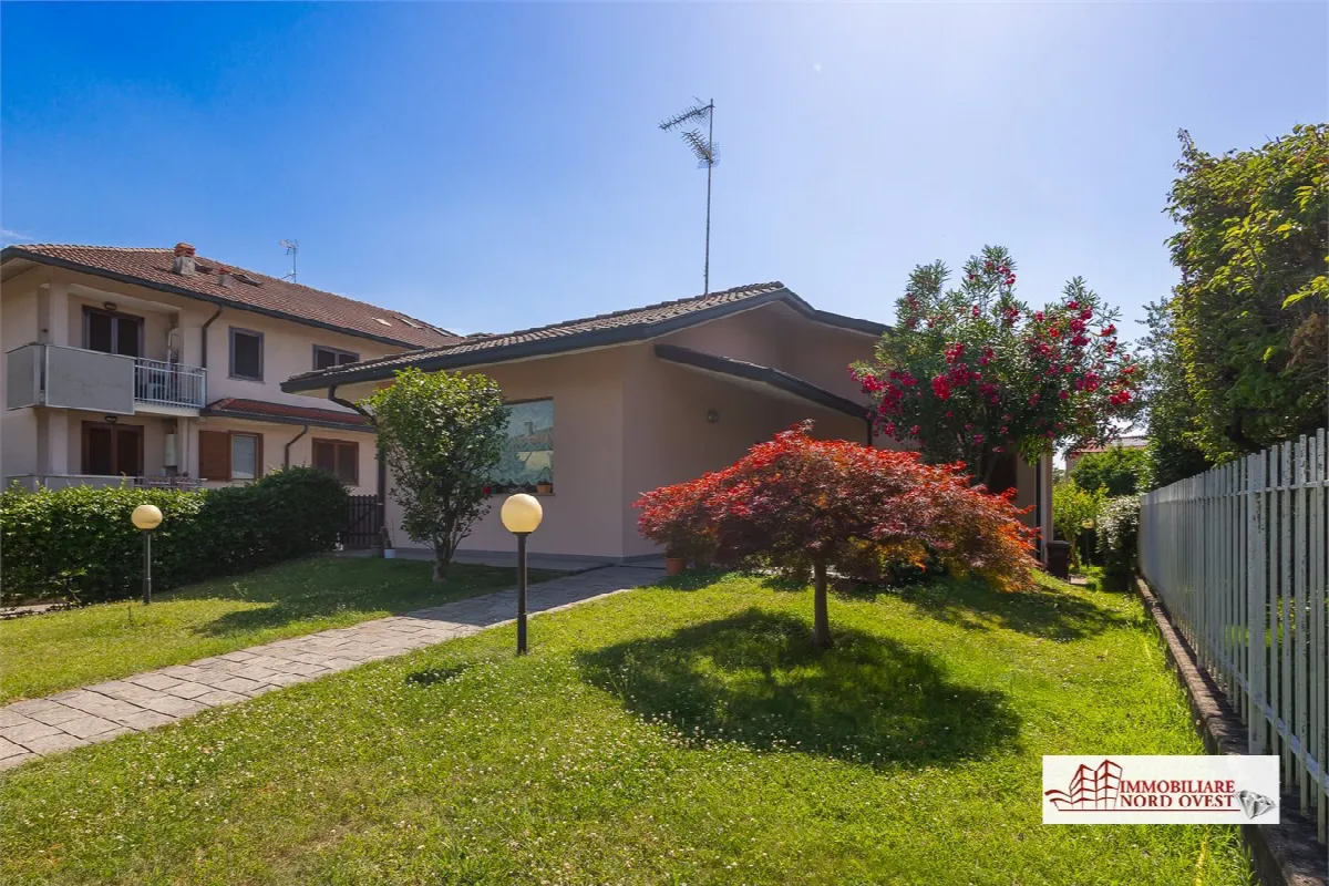 Villa in vendita a Cornaredo - foto 2