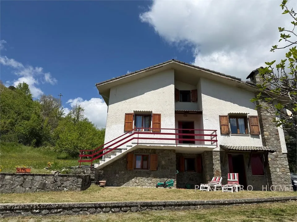 Casa indipendente in vendita a Zeri - foto 8