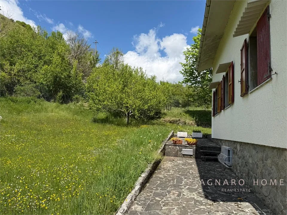 Casa indipendente in vendita a Zeri - foto 9