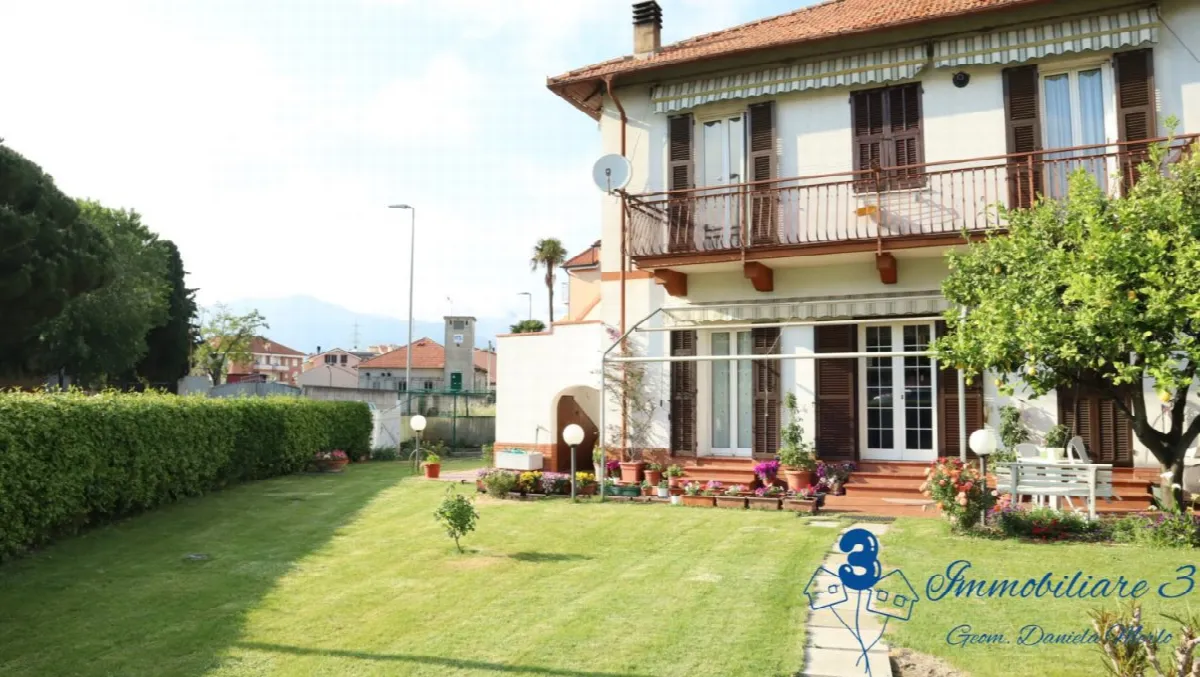 Villa in vendita a Albenga - foto 1