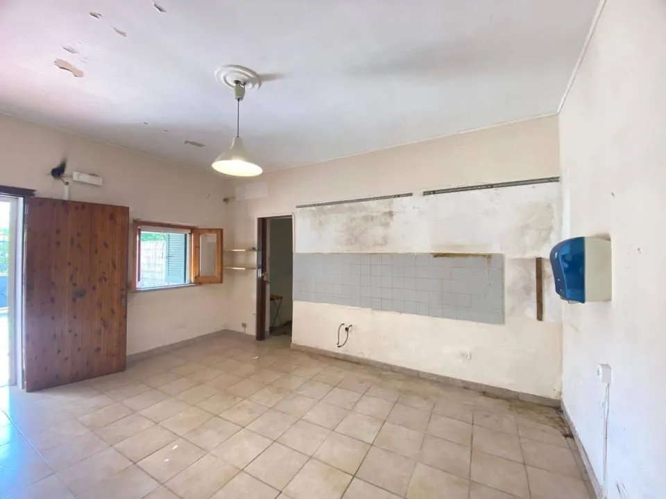 Casa indipendente in vendita a Torre Annunziata - foto 2
