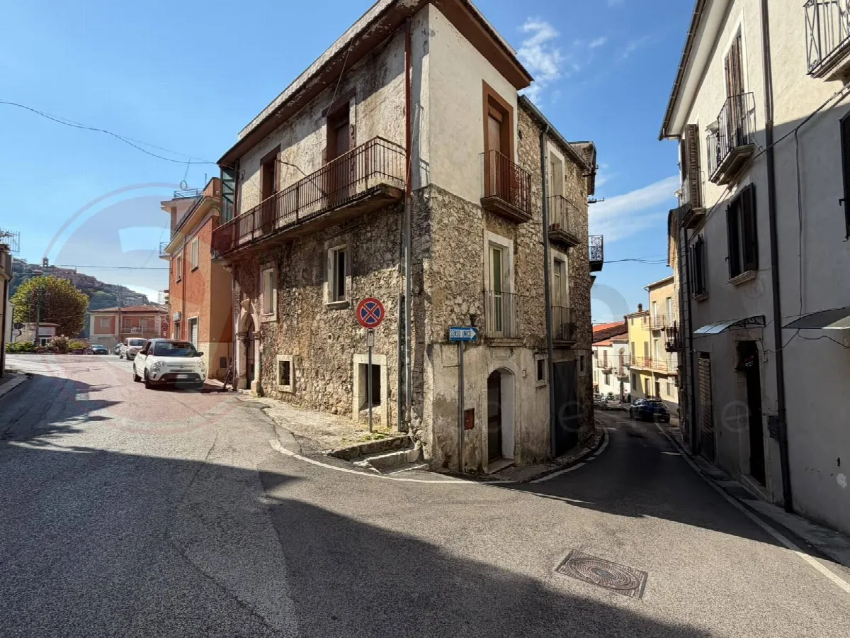 Abitazioni tipiche storiche in vendita a Roccasecca - foto 1