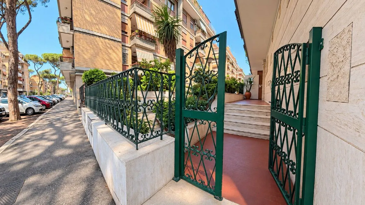 Quadrilocale in vendita a Roma, Ostia - foto 2