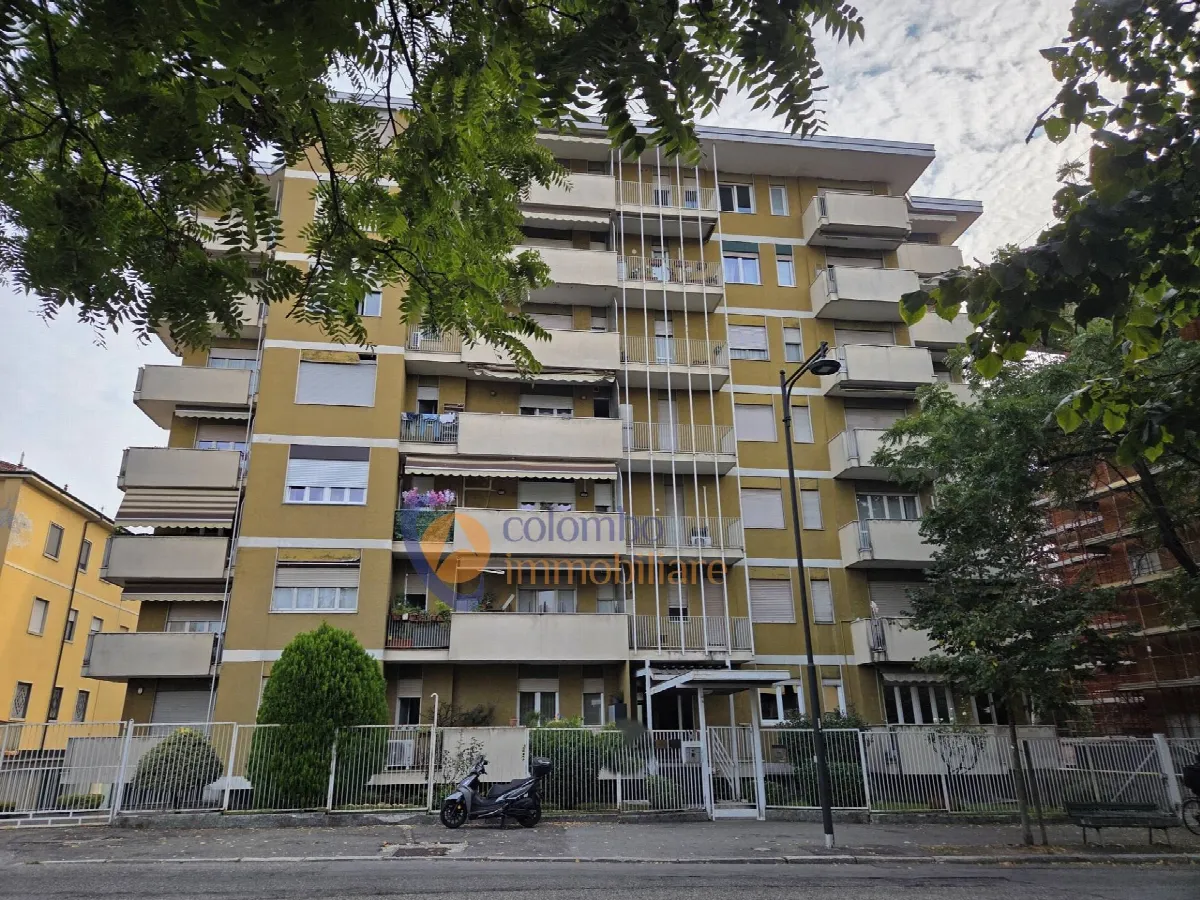 Appartamento in vendita a Busto Arsizio, Cinque Ponti - foto 3
