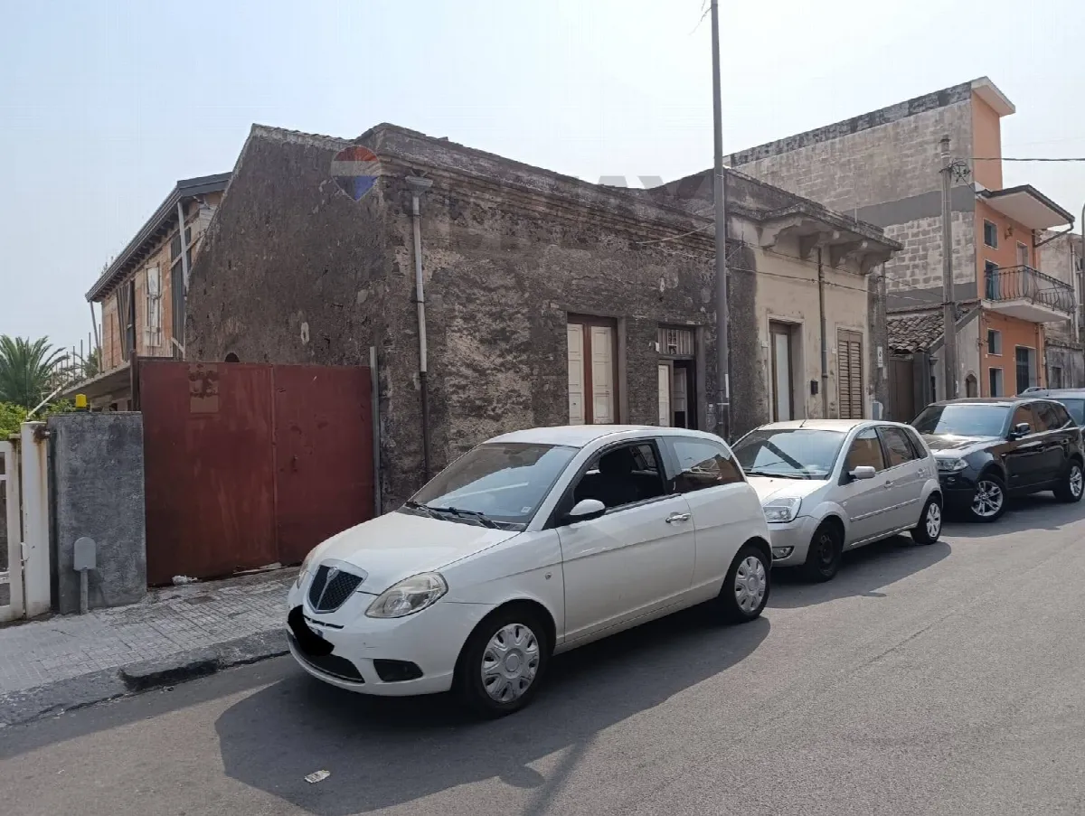 Casa Semindipendente in vendita a Fiumefreddo di Sicilia - foto 1