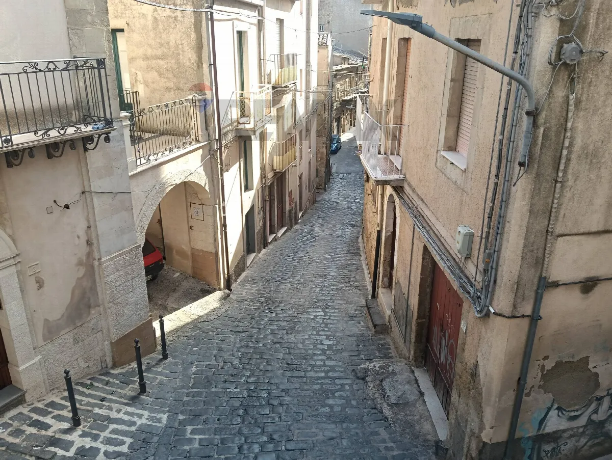 Appartamento in vendita a Enna, Centro storico - zona centrale - foto 1