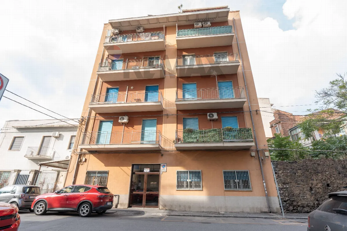 Appartamento in vendita a Catania, Barriera - foto 1