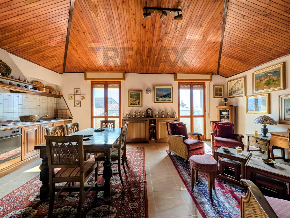 Porzione di casa in vendita a Costa Volpino - foto 2