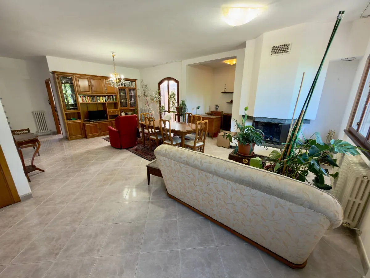 Villa a schiera in vendita a Fabriano, SEMI PERIFERIA - foto 2