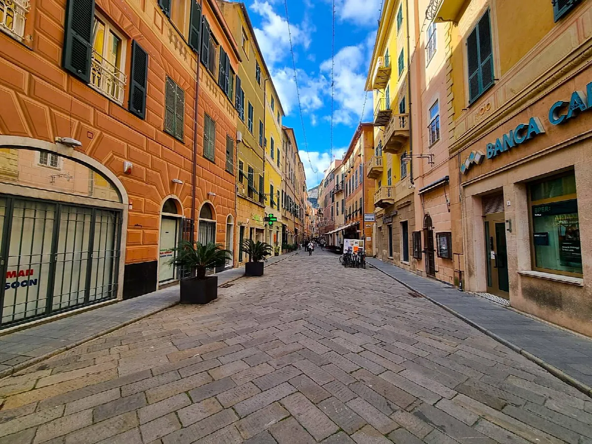 Appartamento in vendita a Finale Ligure, Finale Marina - foto 1