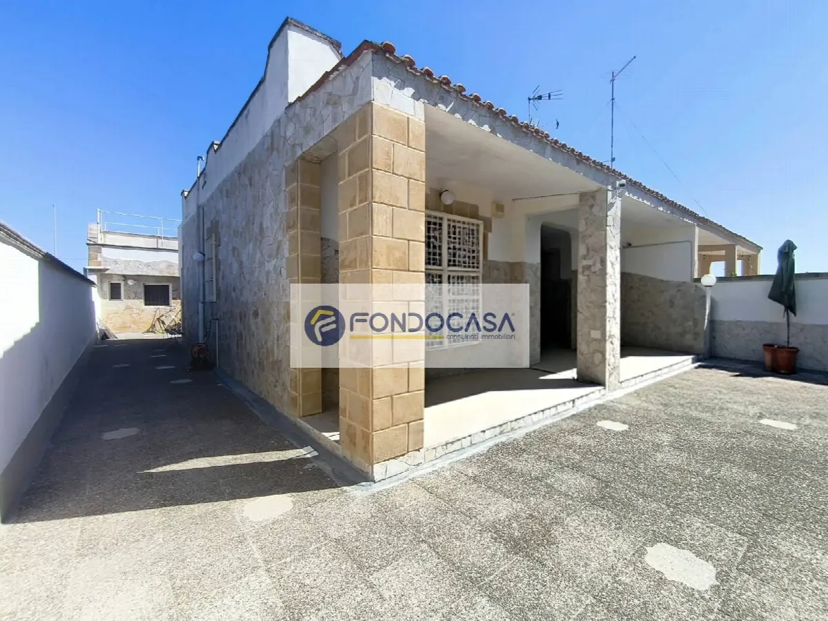 Villa in vendita a Lecce, Litorale - foto 1