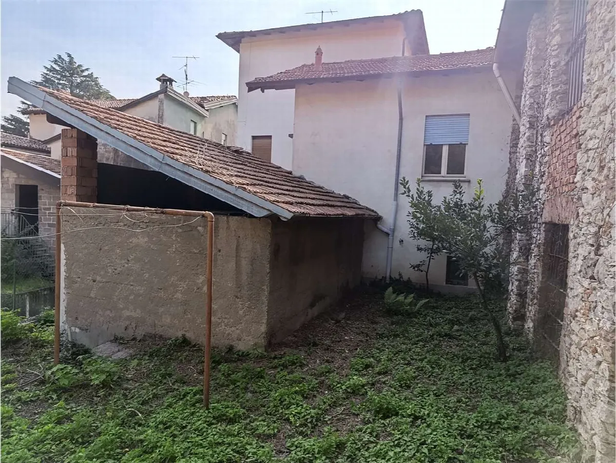 Casa indipendente in vendita a Viggiù - foto 4