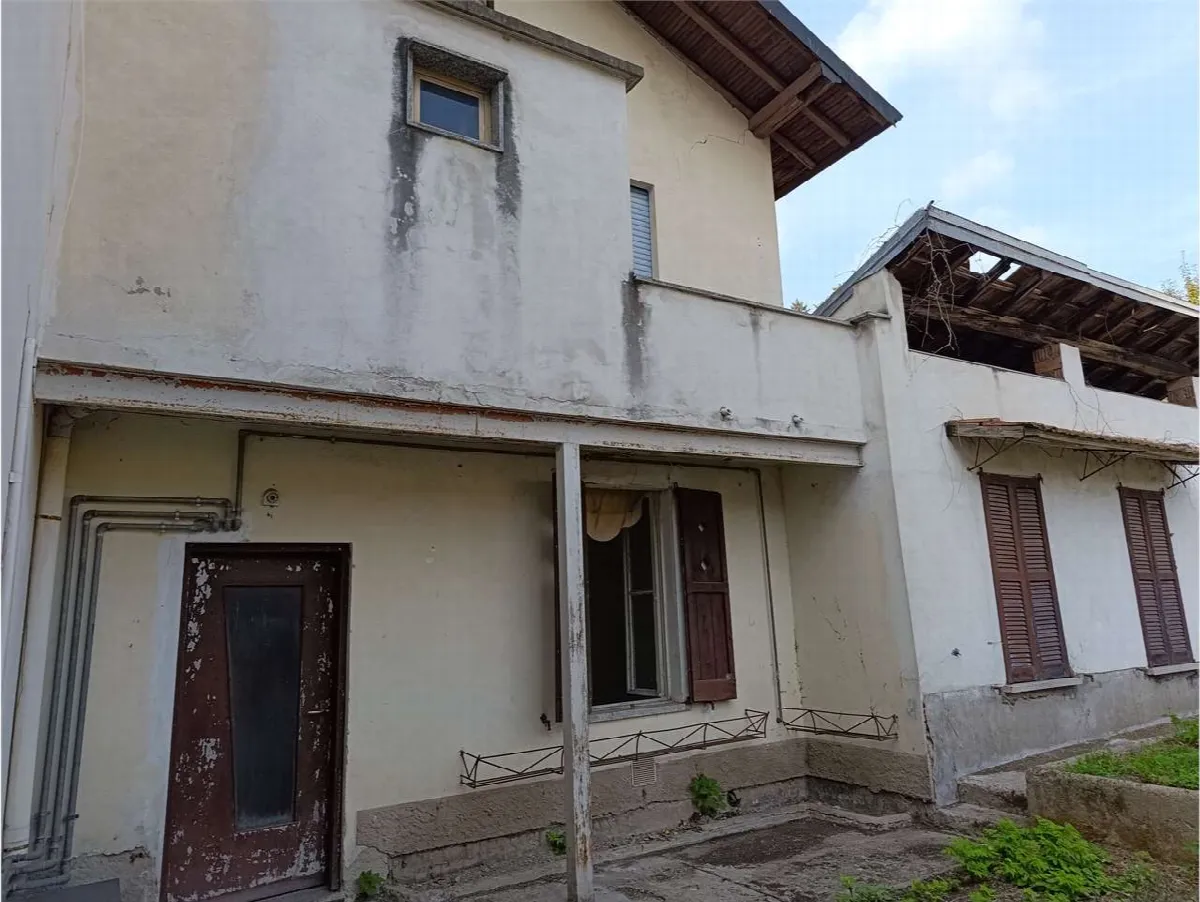 Casa indipendente in vendita a Viggiù - foto 8