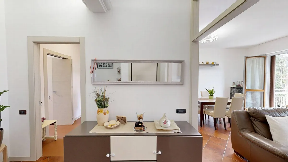 Appartamento in vendita a Malnate, Centro - foto 2