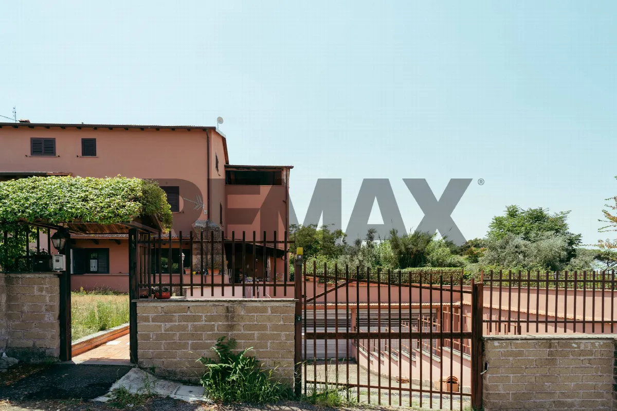 Porzione di villa in vendita a Marino - foto 1