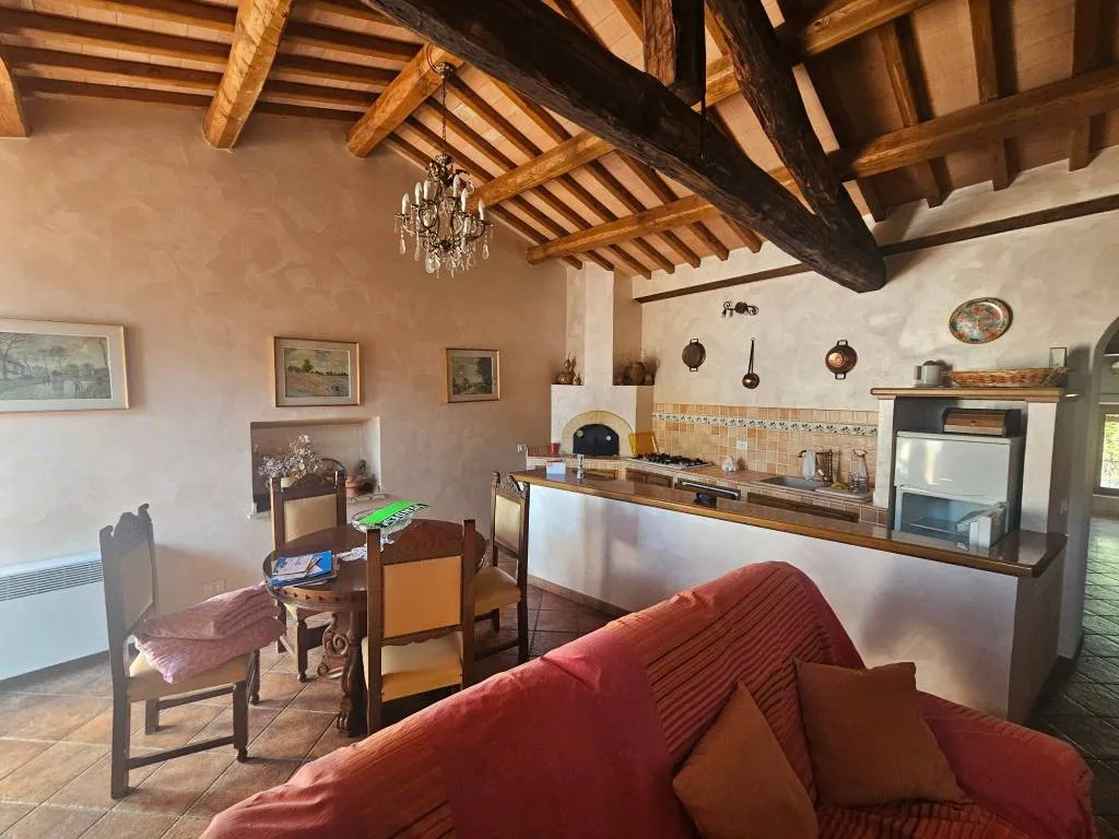 Casa indipendente in vendita a Rieti - foto 1
