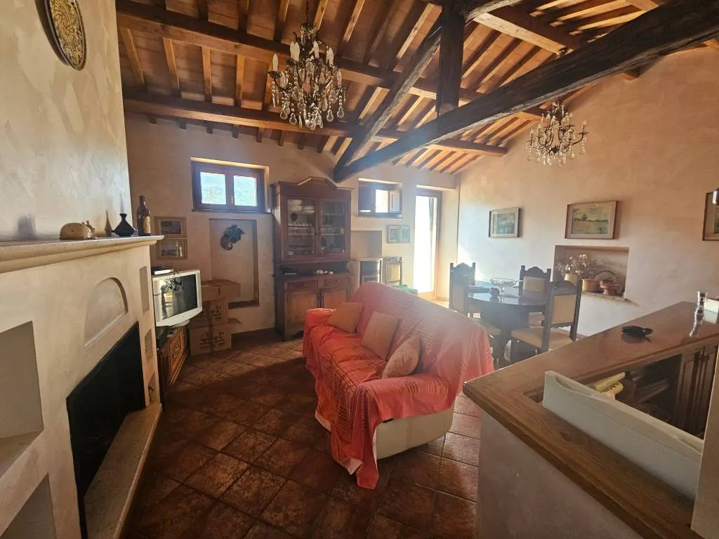 Casa indipendente in vendita a Rieti - foto 4