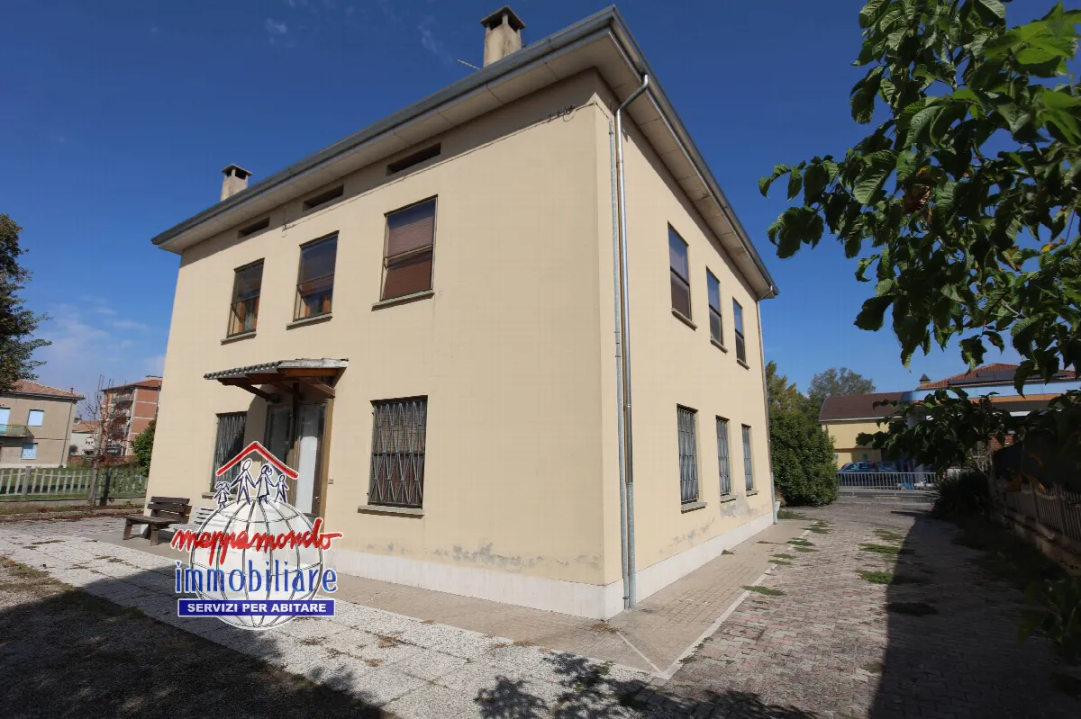 Bi-Tri-Quadrifamiliare in vendita a Cento, Renazzo - foto 1