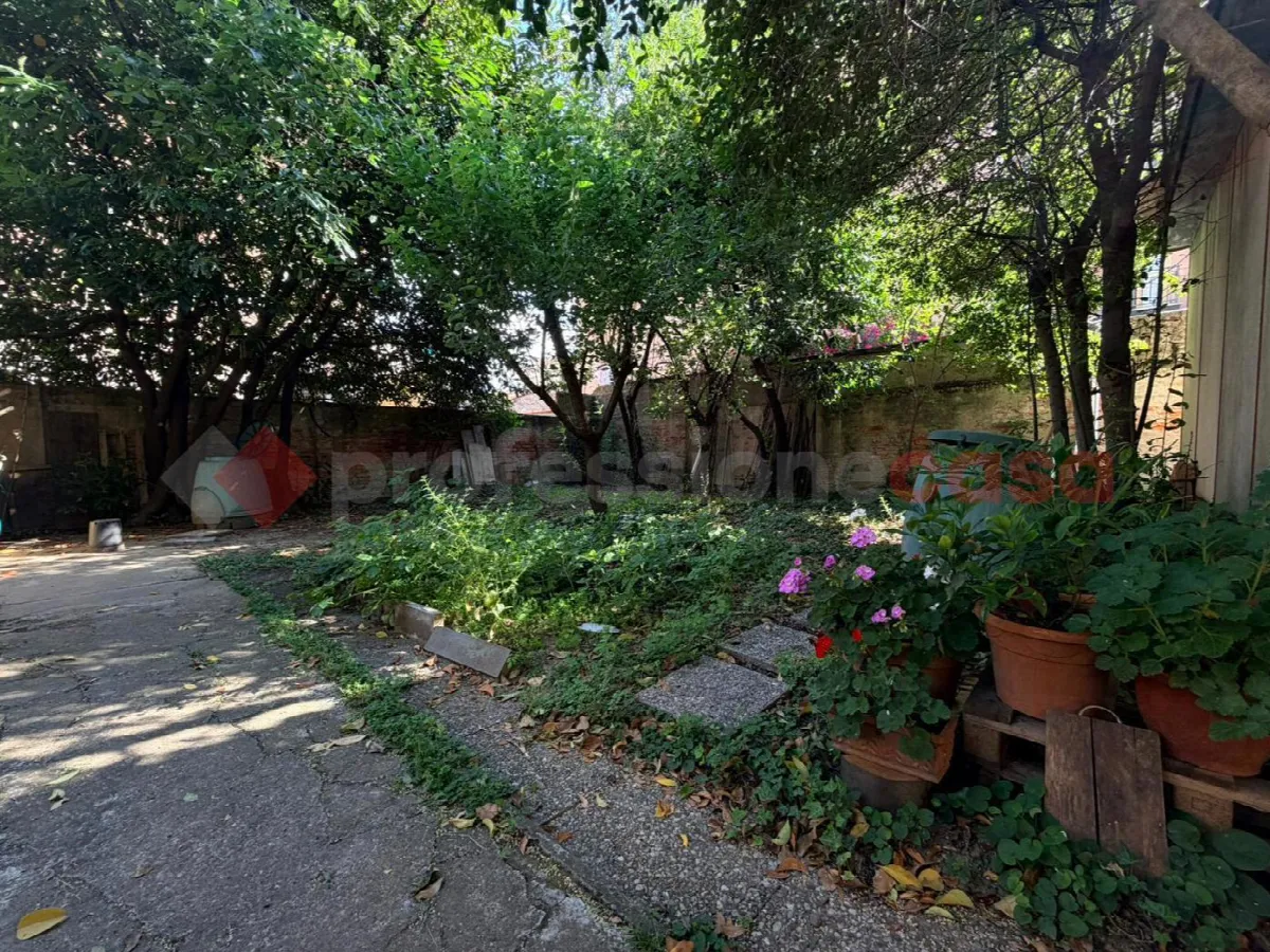 Casa indipendente in vendita a Prato - foto 2