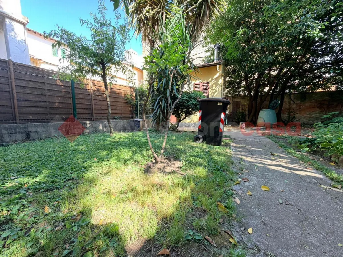 Casa indipendente in vendita a Prato - foto 7