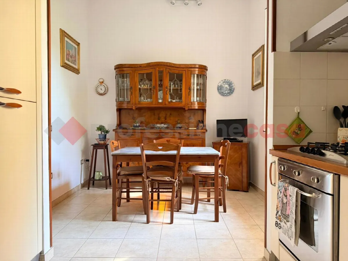 Casa indipendente in vendita a Prato - foto 1
