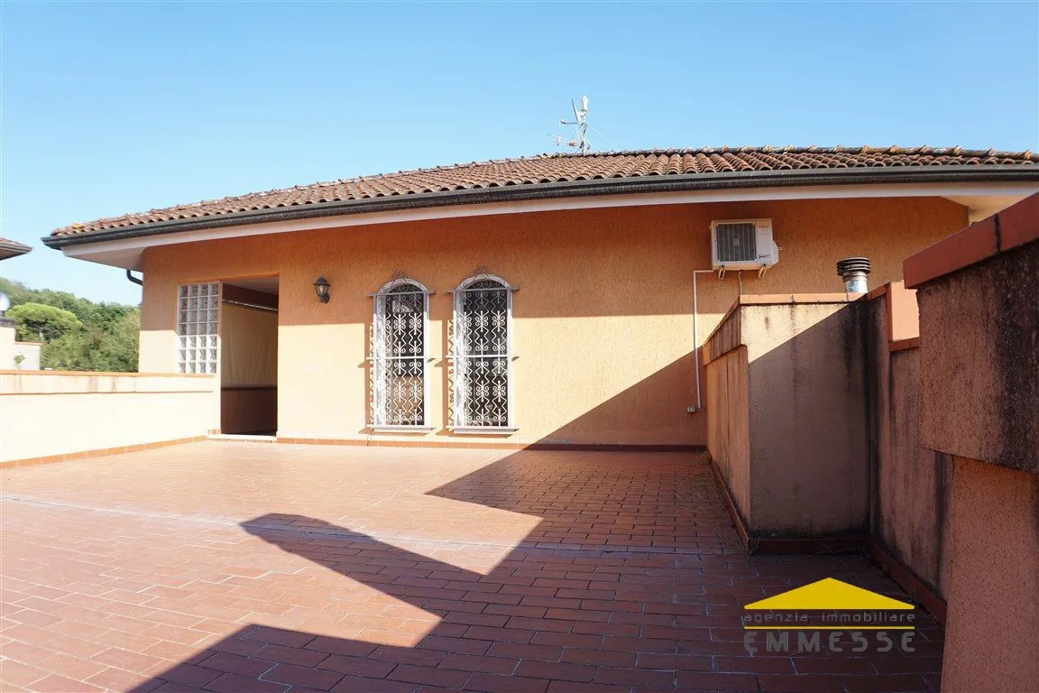 Casa indipendente in vendita a Carrara - foto 2