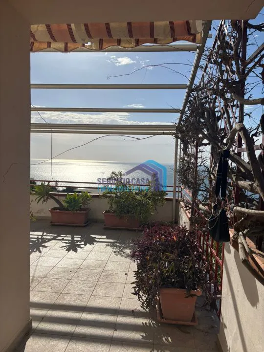 Casa indipendente in vendita a Letojanni - foto 1