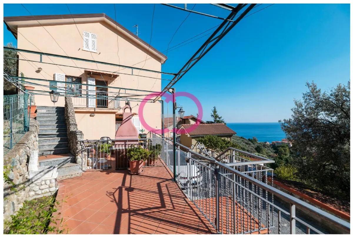 Casa semindipendente in vendita a Varazze, Cantalupo - foto 1