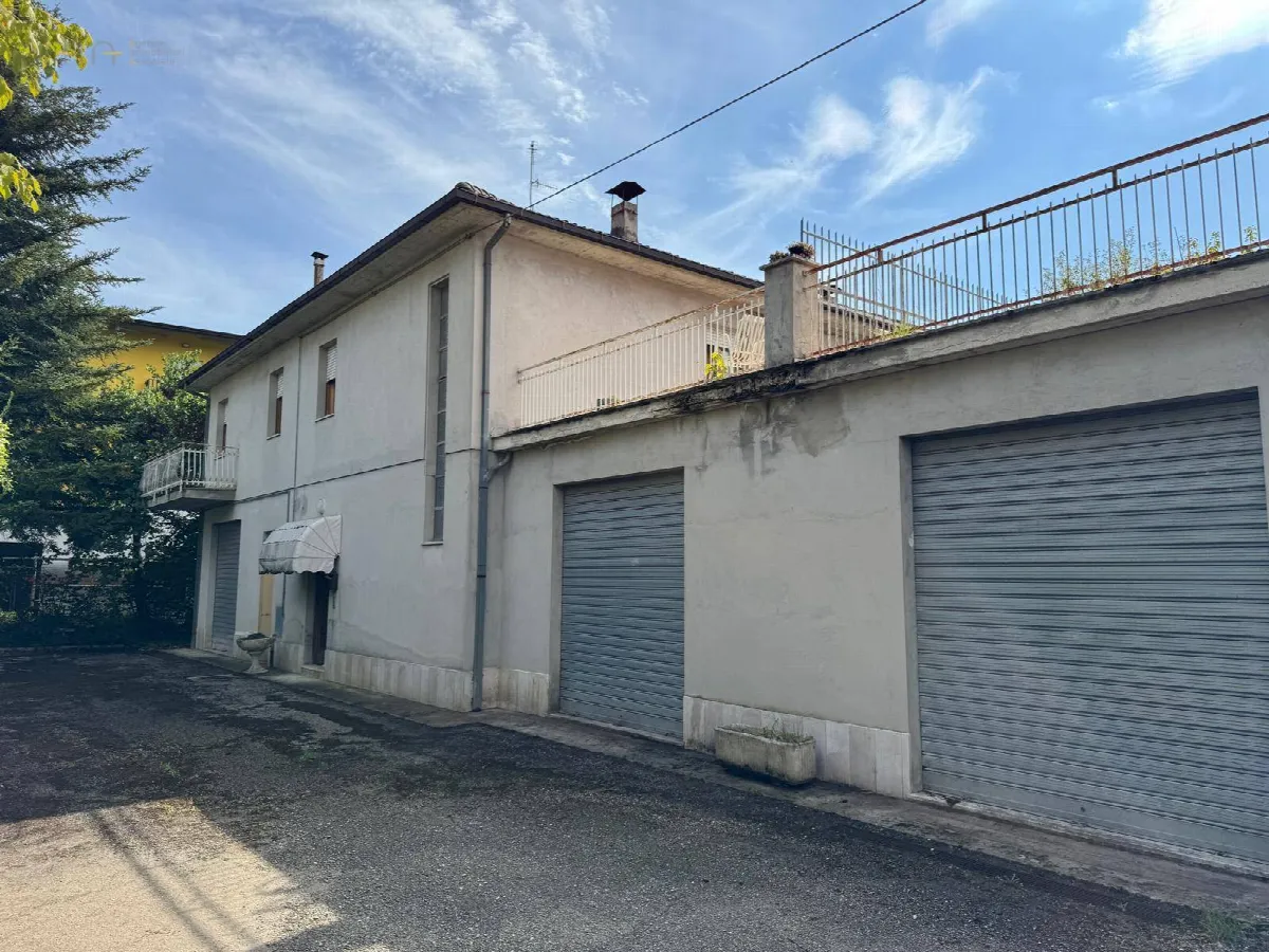 Appartamento in vendita a Amandola, Centrale / Centro Storico - foto 2
