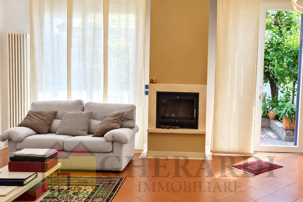 Villa / Casa a schiera in vendita a Ferrara, Entro Mura - foto 2