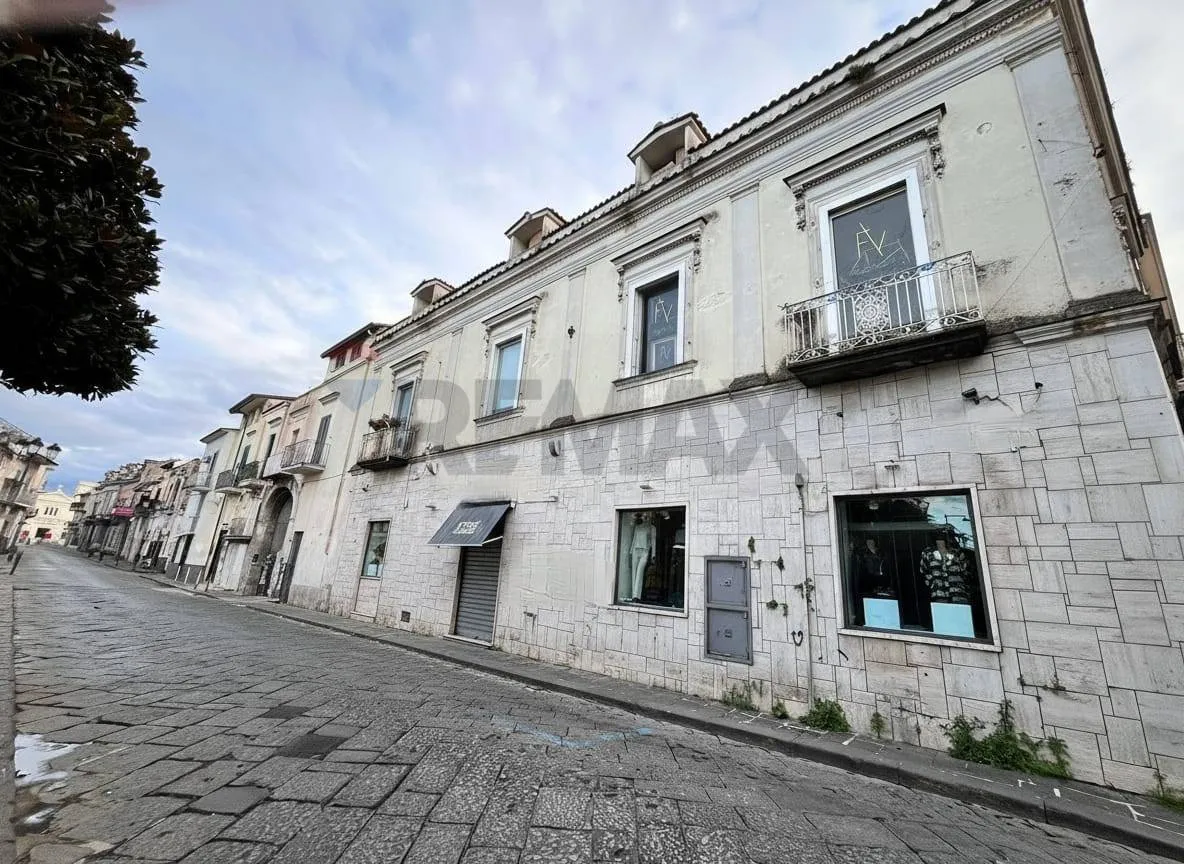 Casa Semindipendente in vendita a Caivano, Zona Corso Umberto I - foto 1