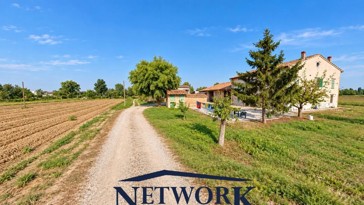 Cascina con Stalle/Fienili in vendita a Goito - foto 2