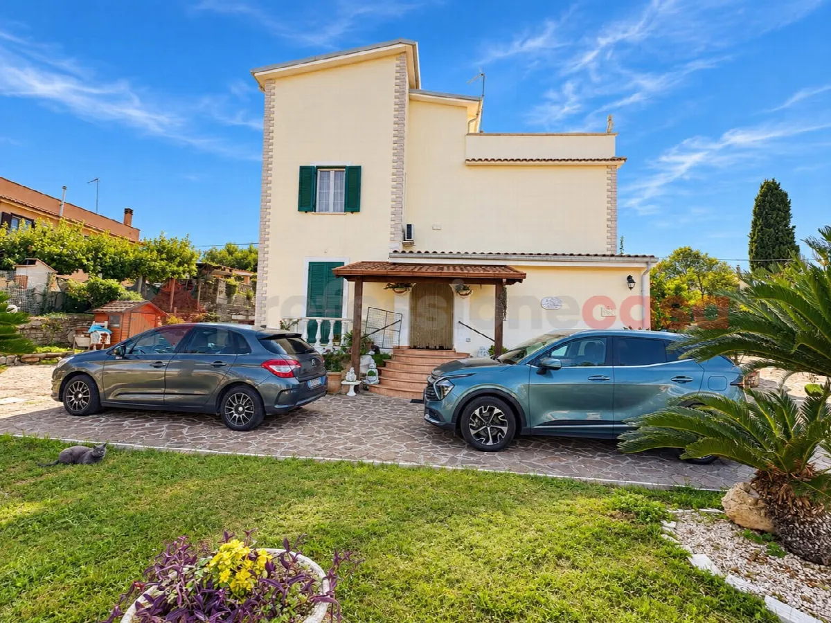 Villetta a schiera in vendita a Aprilia - foto 2