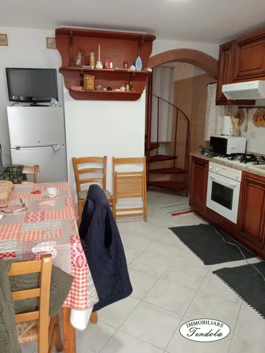 Casa indipendente in vendita a Castelnuovo Magra - Castelnuovo Paese - foto 1