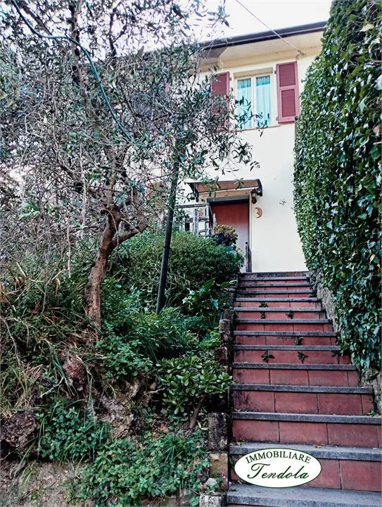 Casa indipendente in vendita a Ortonovo - Casano - foto 1