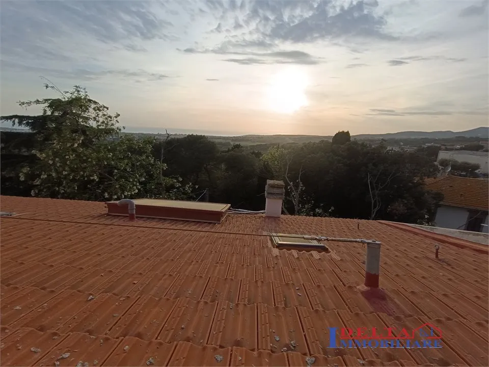 Casa indipendente in vendita a Rosignano Marittimo - foto 1