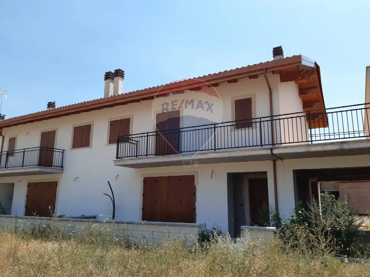 Villa a schiera in vendita a L'Aquila, Paganica - Tempera - foto 1