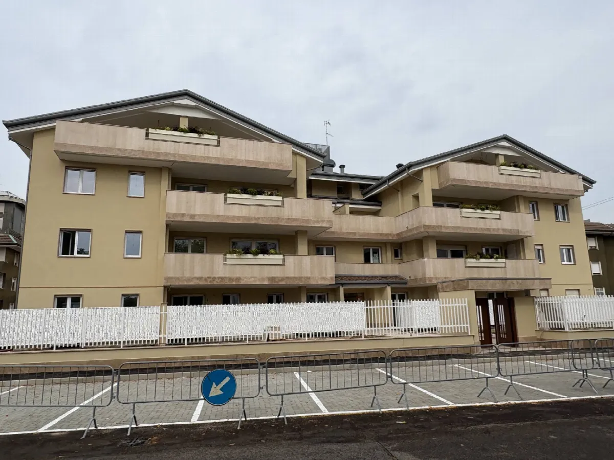 Quadrilocale con terrazzo in vendita a Rho - foto 3