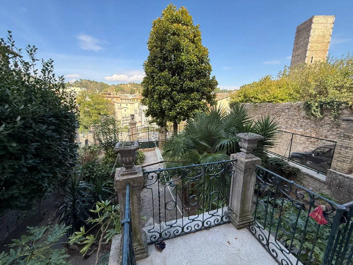 Casa ingresso indipendente con giardino in vendita a Ascoli Piceno, Centro Storico - foto 2