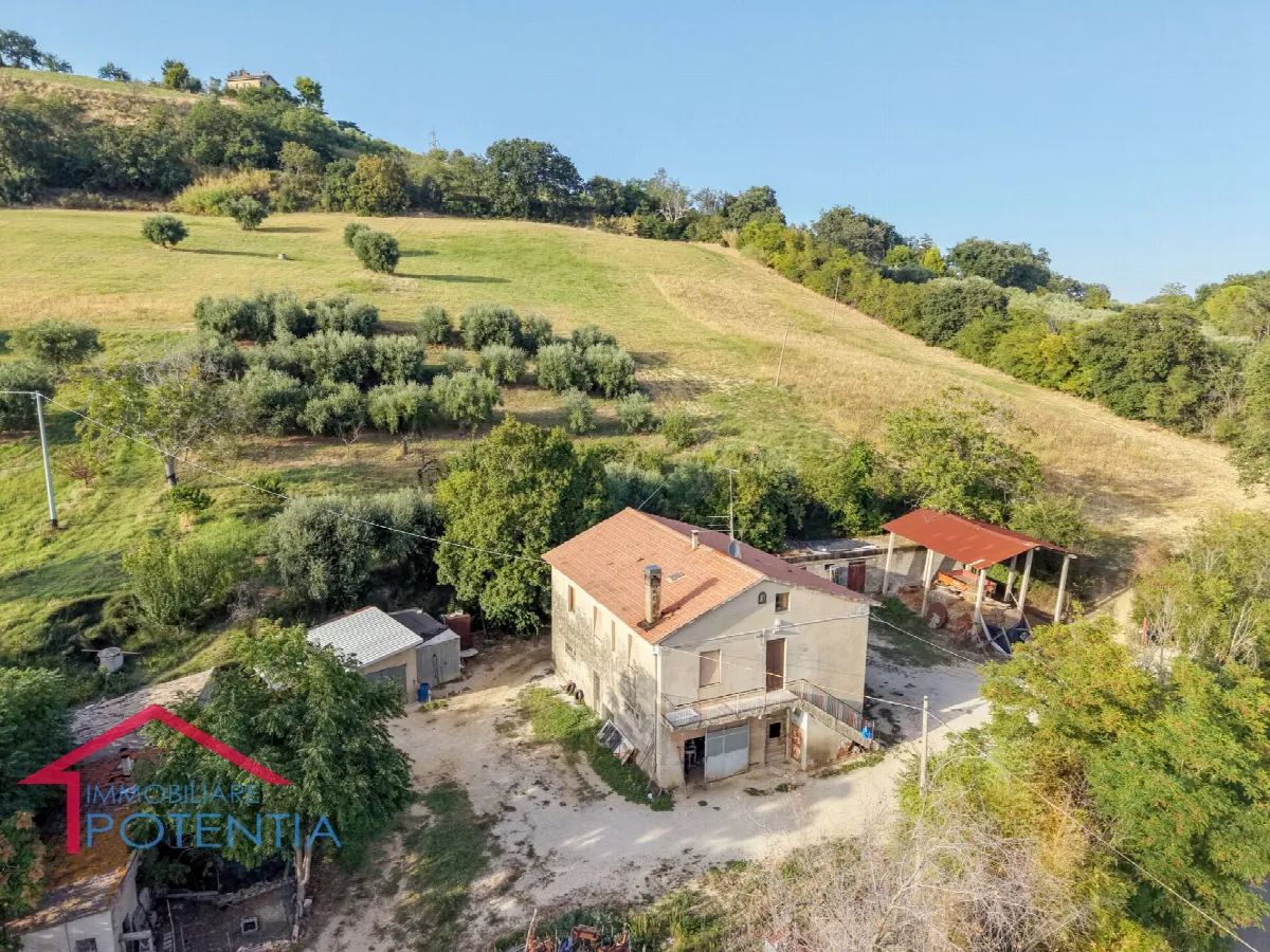 Rustico/Casale in vendita a Potenza Picena, Montecanepino - foto 1