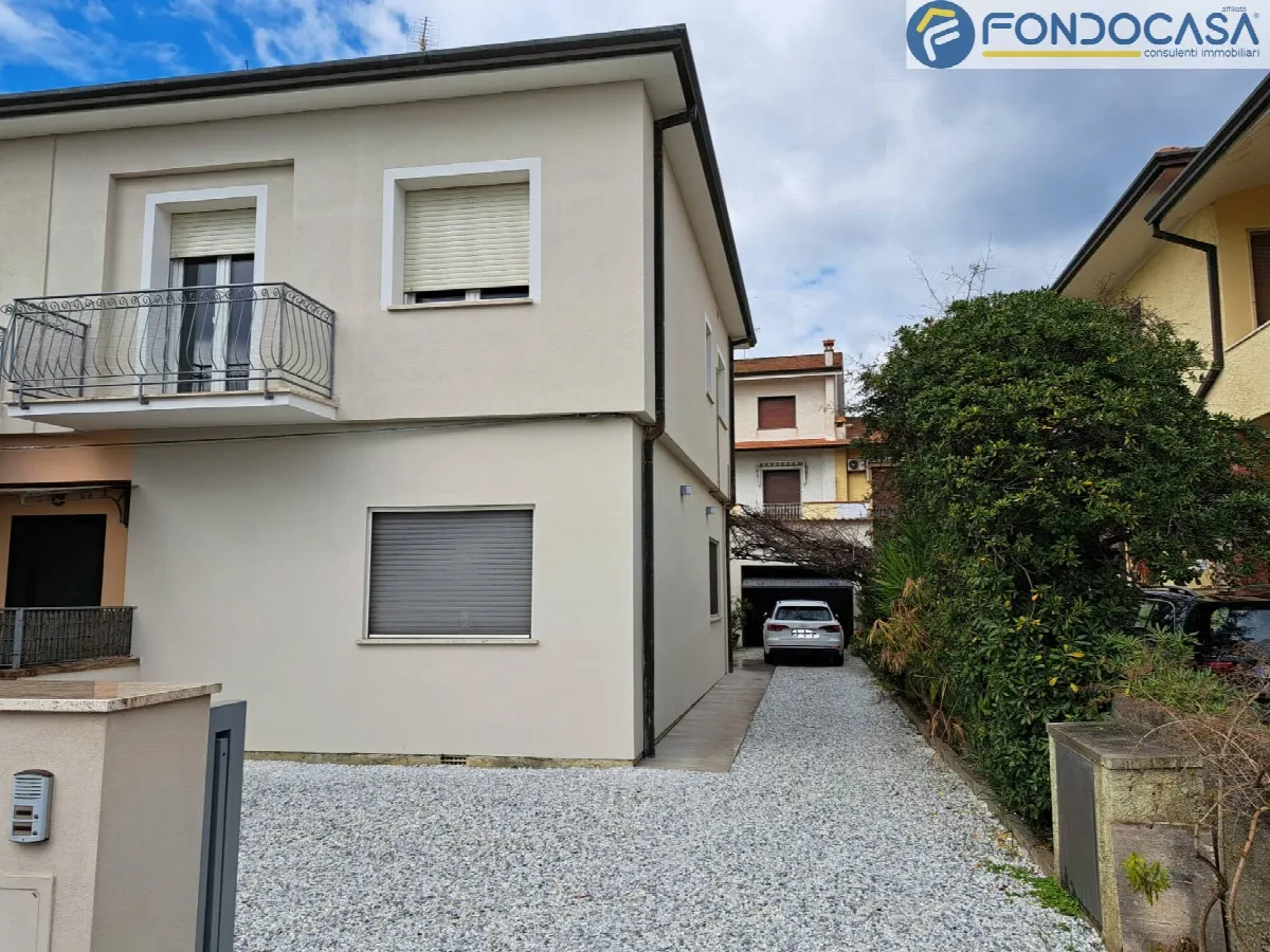 Appartamento in vendita a Camaiore, Lido di Camaiore - foto 1