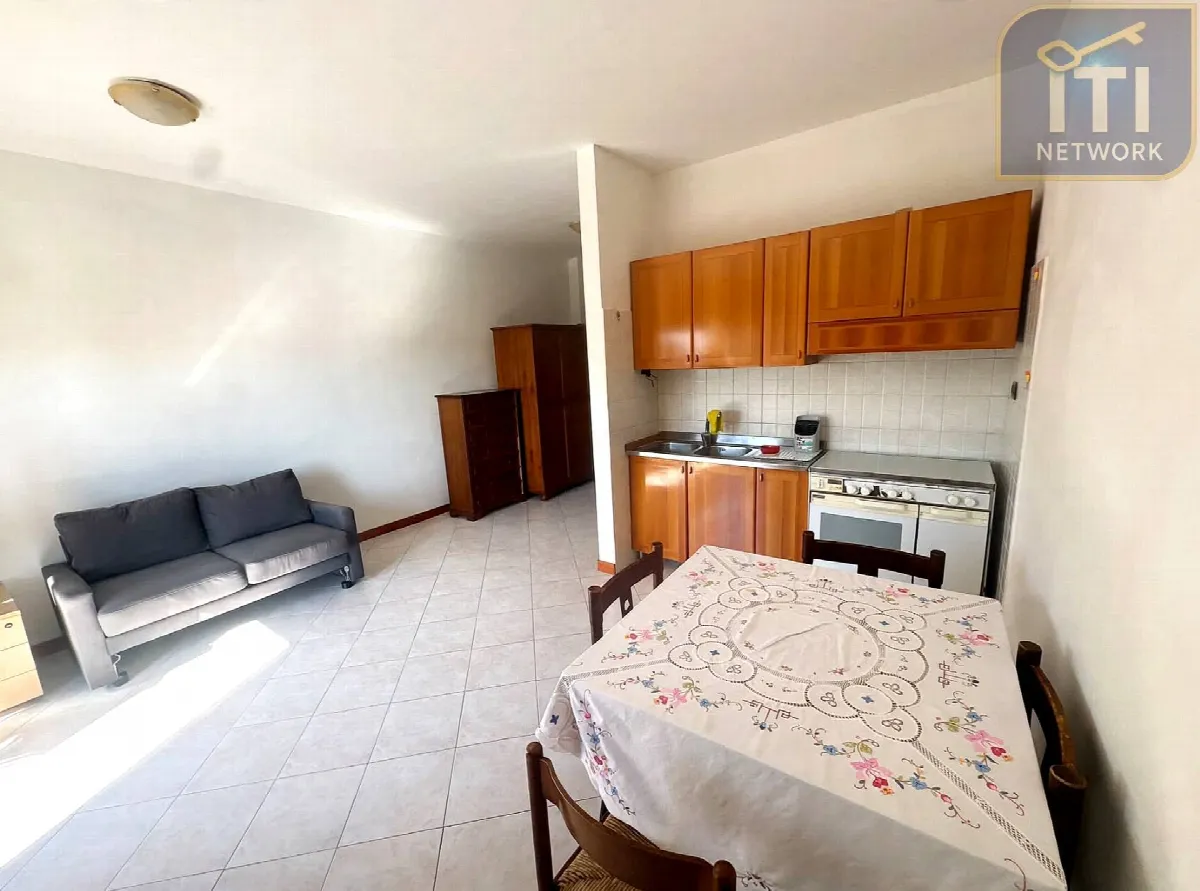 Appartamento in vendita a Pomezia, Centro - foto 2