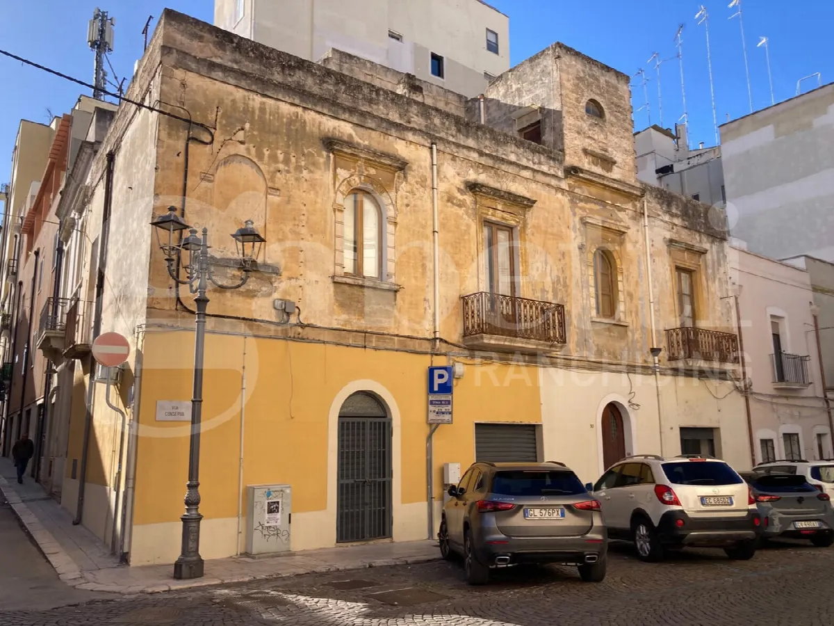 Casa indipendente in vendita a Brindisi - foto 1