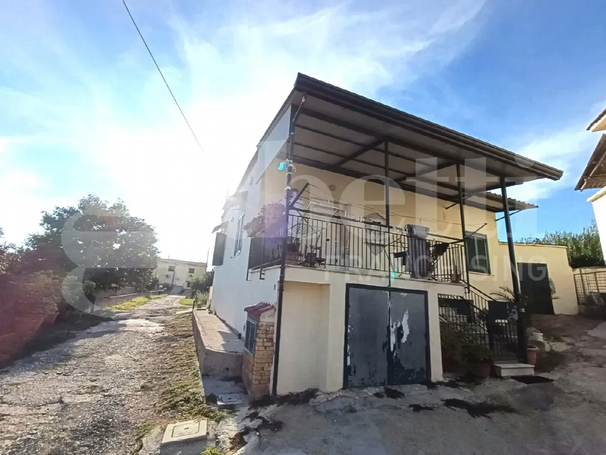 Casa indipendente in vendita a Giugliano in Campania - foto 1