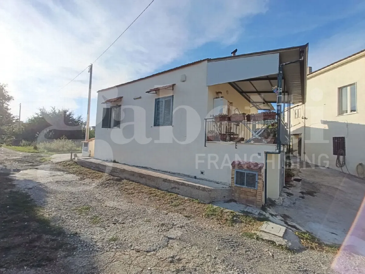 Casa indipendente in vendita a Giugliano in Campania - foto 2